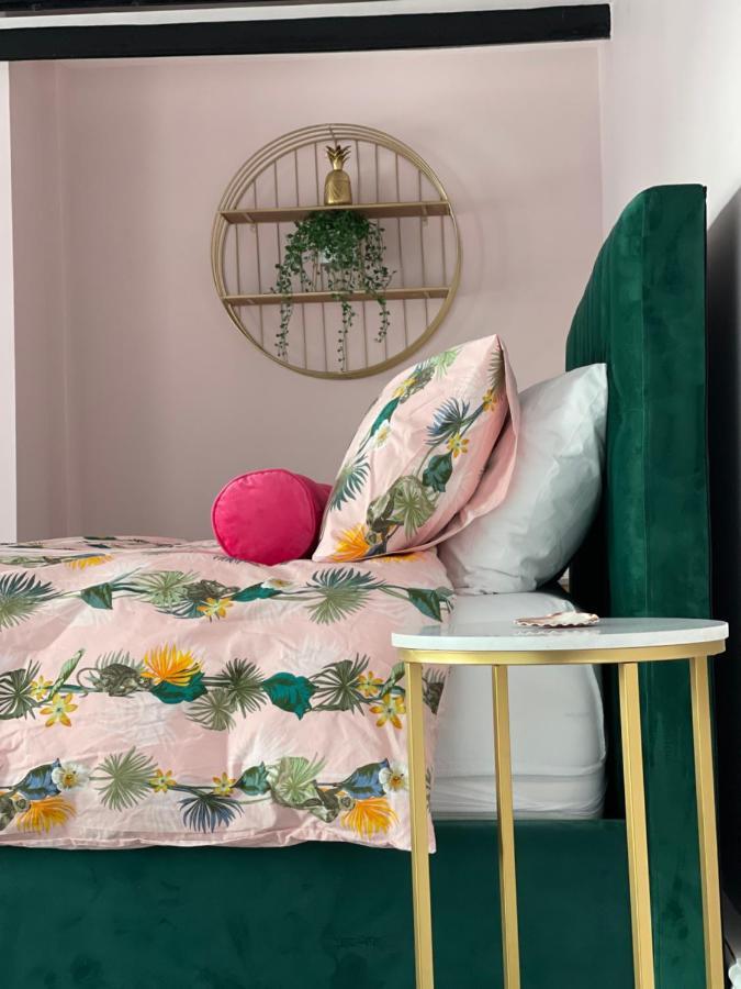 Hollie'S Beach House Peel Bagian luar foto